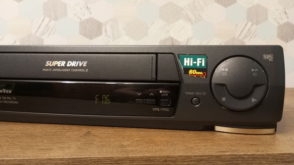 Magnetowid VHS Panasonic NV-HD640