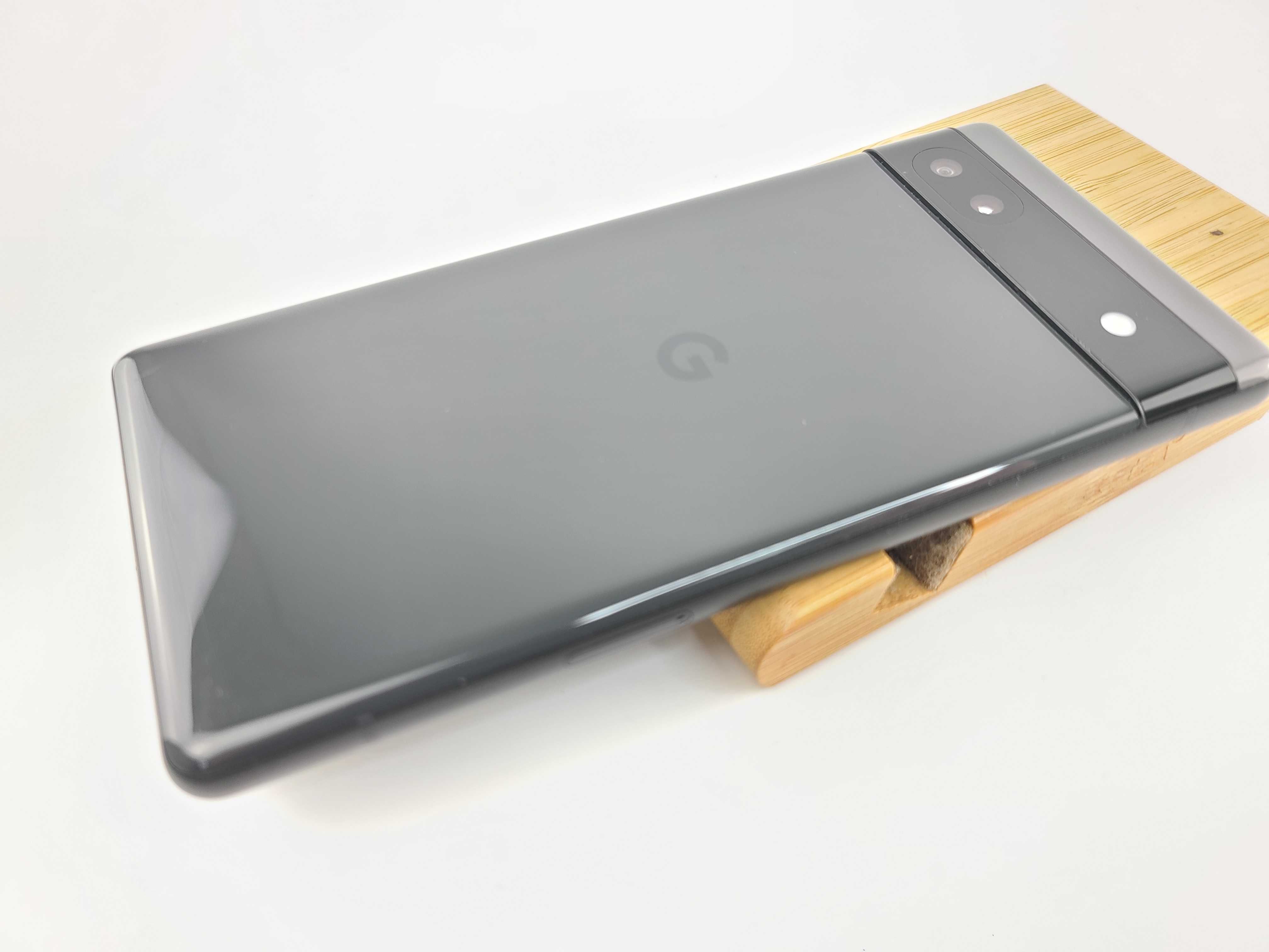 Смартфон Google Pixel 6a 6/128GB Charcoal (Neverlock)