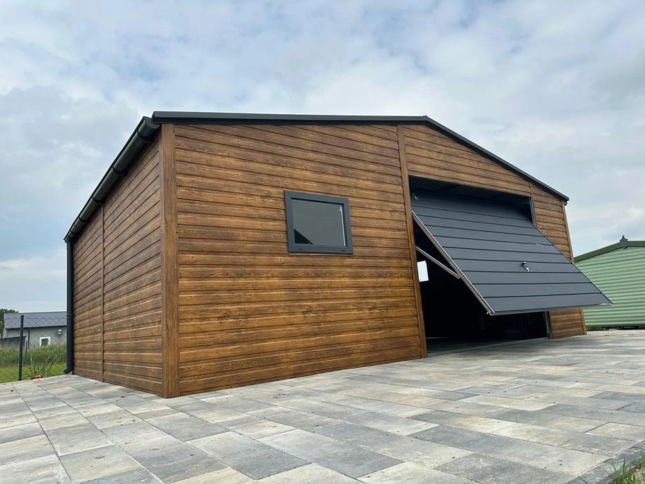 Garaż jednostanowiskowy 7x5 m - Dach dwuspadowy, Brama uchylna, Drewno