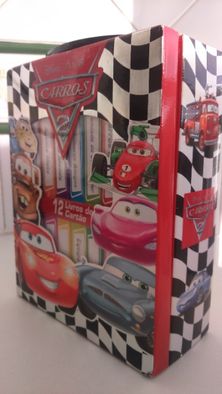 Mala com 12 livros de cartão Carros 2 (Disney Pixar)