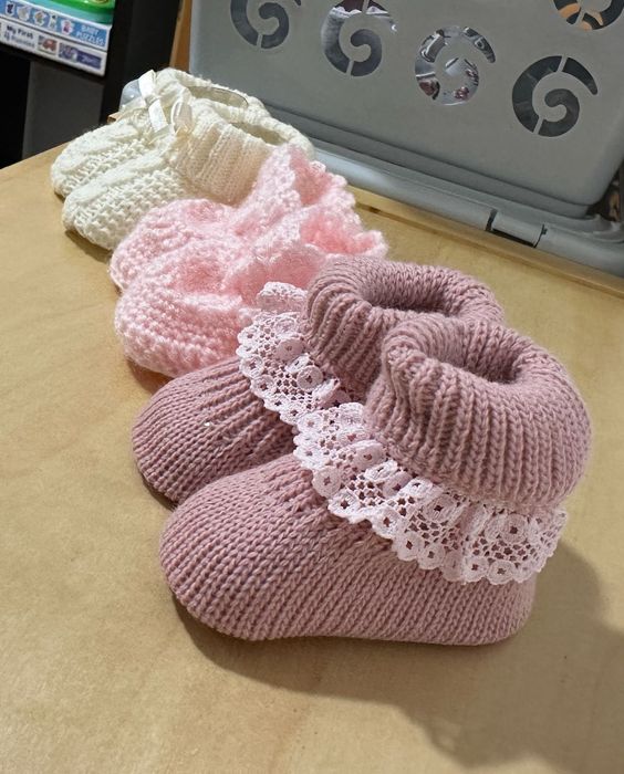 3 Botinhas quentinhas Bebé Novas