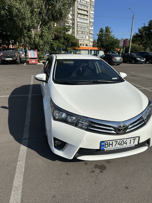 Продам  Toyota Corolla 2015 г.в.