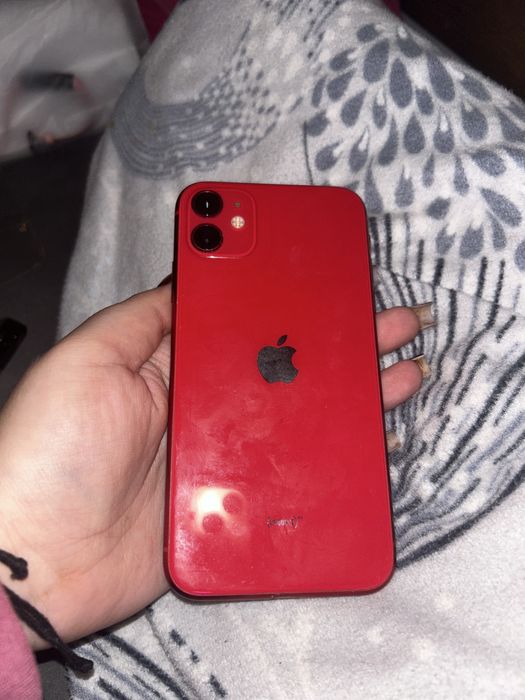 Iphone 11 64g czerowny