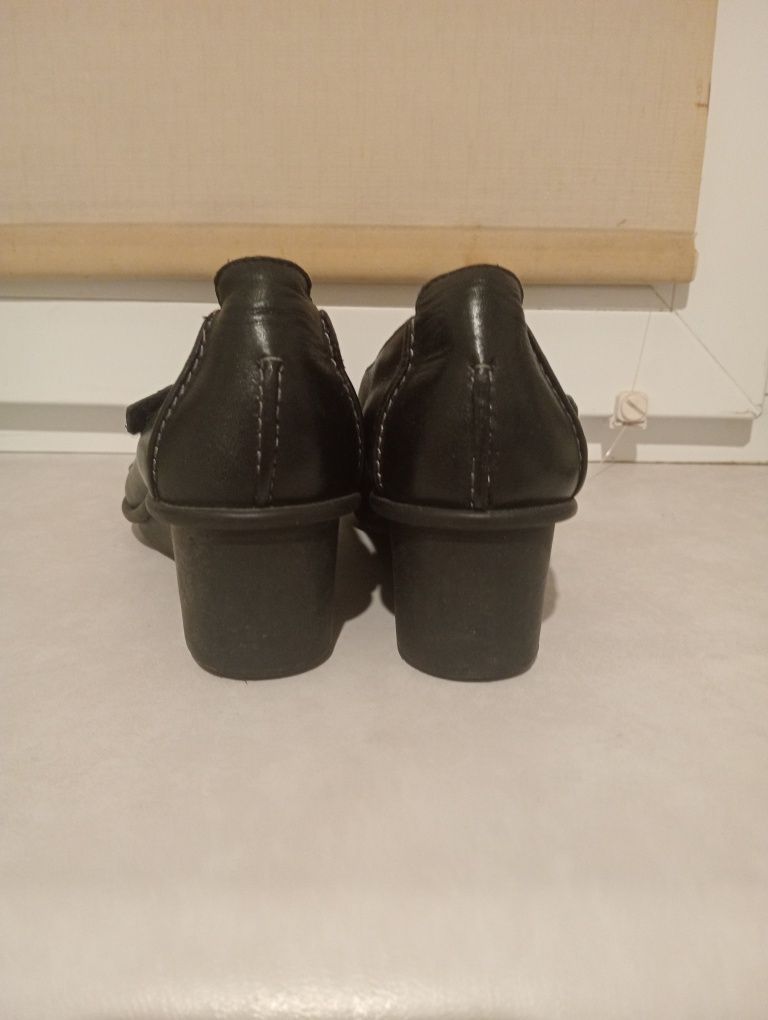 Туфлі жіночі Clarks.