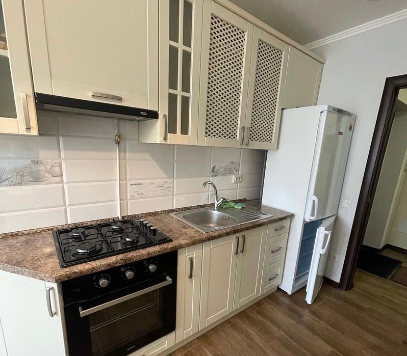 Оренда 3 км квартири біля стометрівки