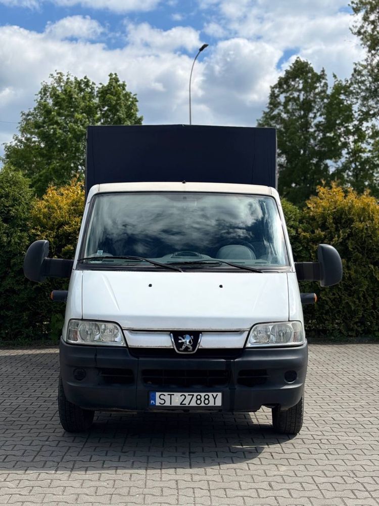 Wynajem busa – transport mebli i ładunków – Katowice i okolice