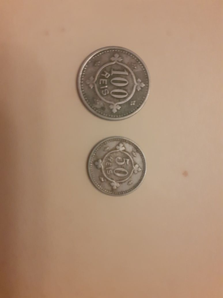 Duas moedas antigas portuguesas