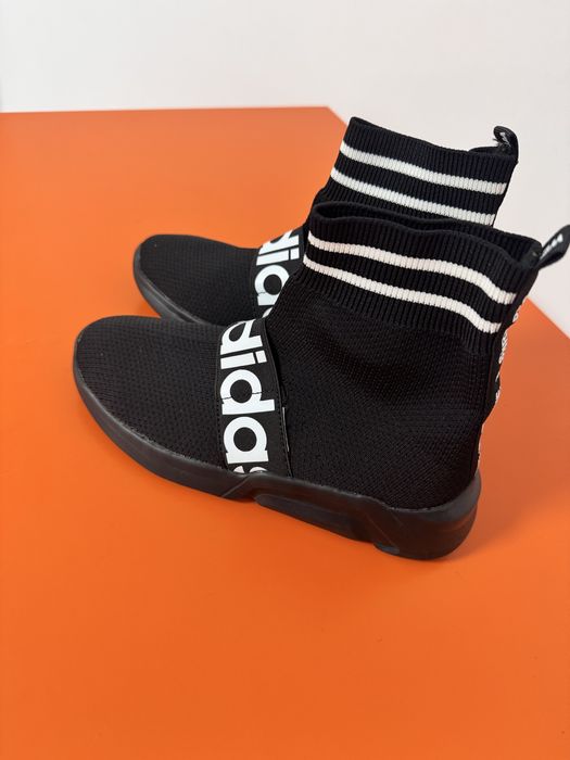 Кросівки Adidas, 37 розмір
