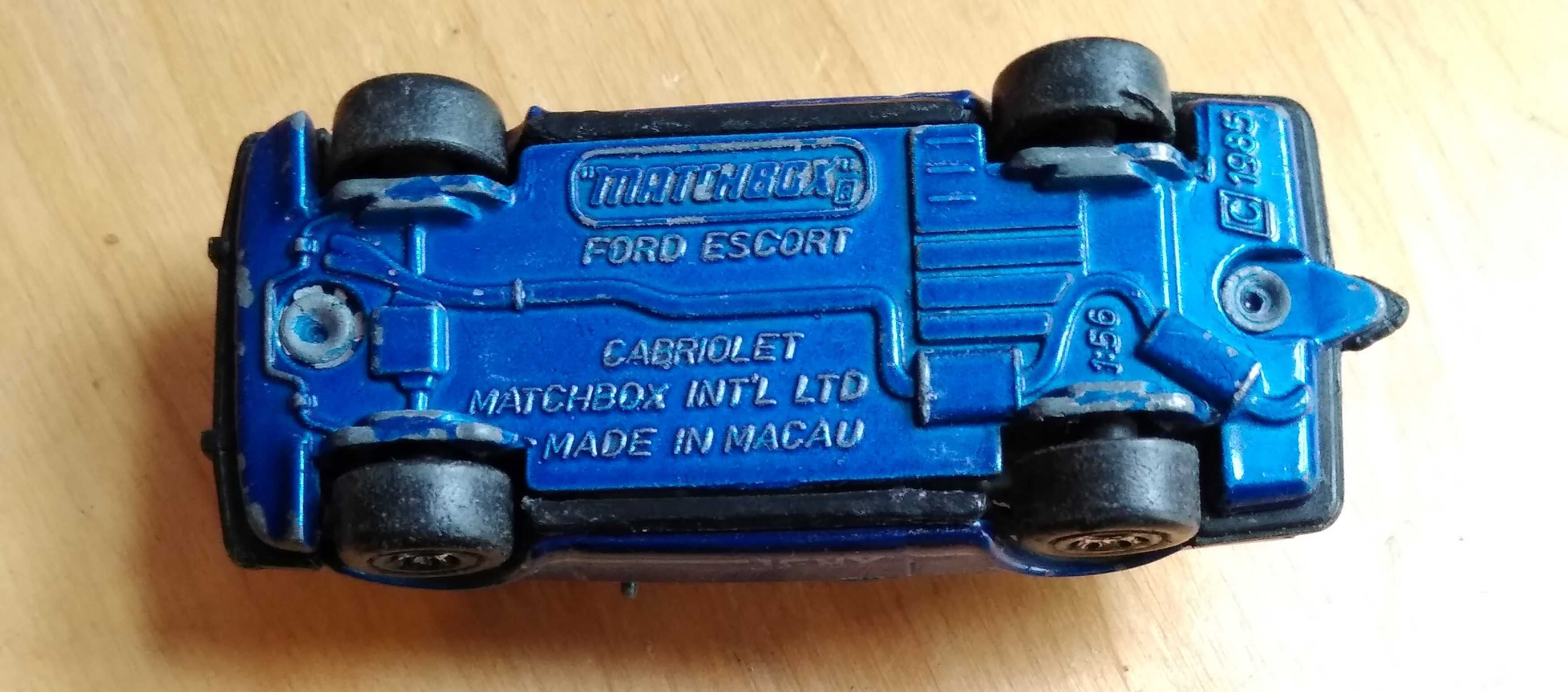 Stary Matchbox resorak autko Ford Escort cabrio model 1985