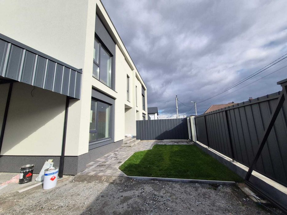 Таунхауз поруч з парком Олександрія