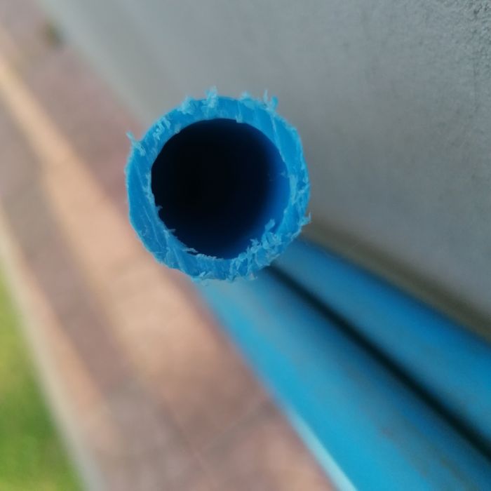Sprzedam niebieską rurę do wody