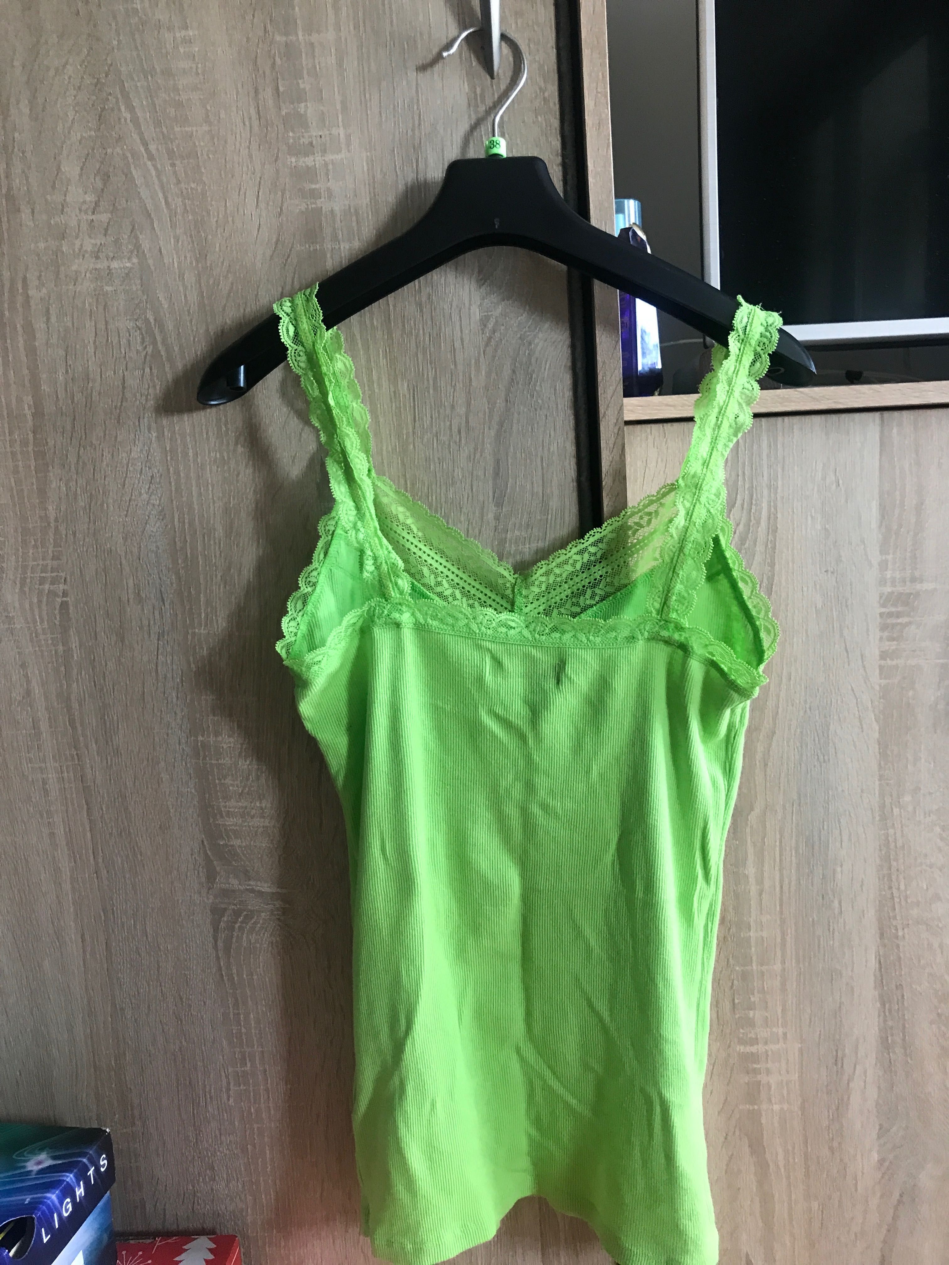 Koszulka damska na ramiączkach firmy Abercrombie & Fitch