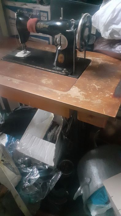 Швейная   Машинка  Орша. РЕТРО со  столом  и механизмом.