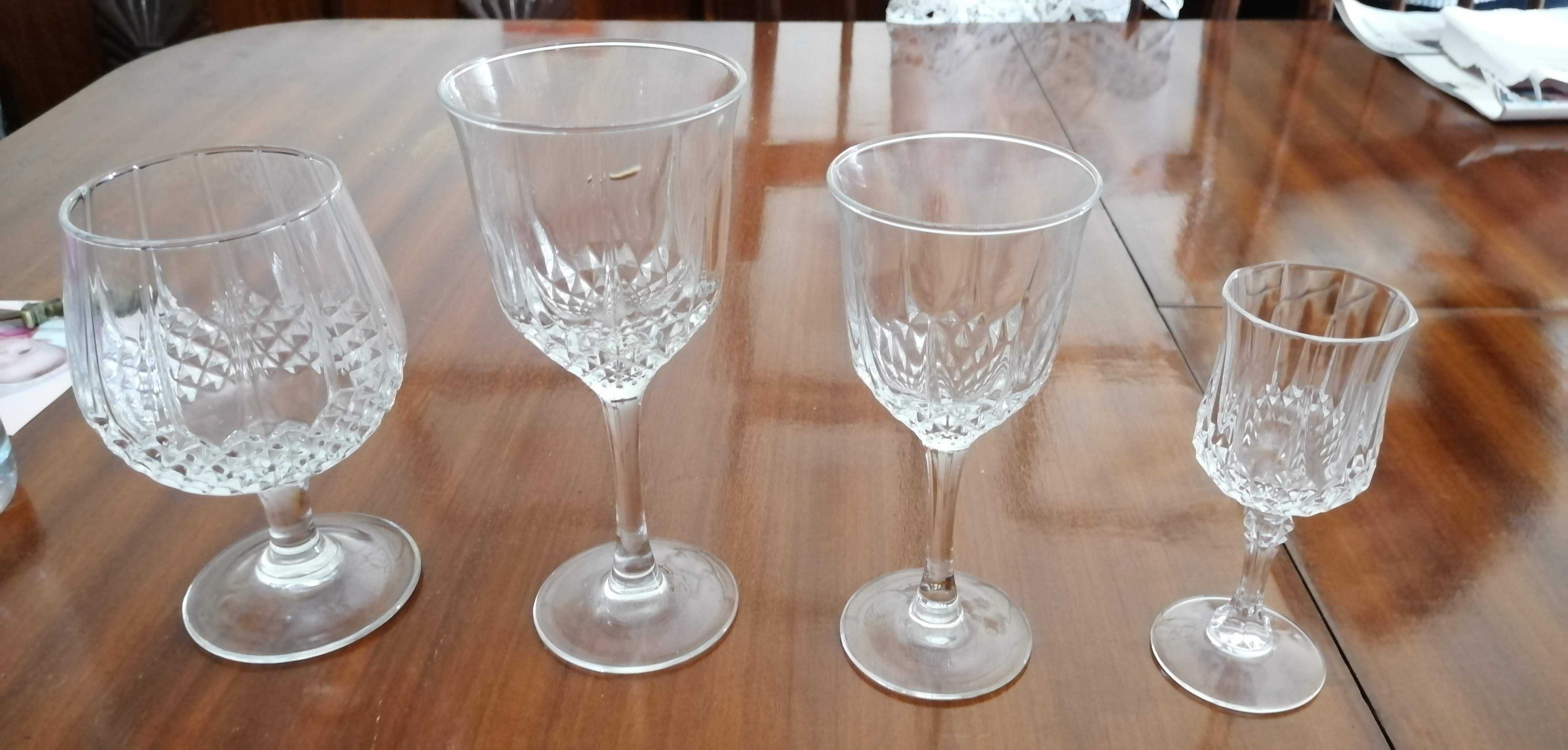 Copos de vidro tipo cristal