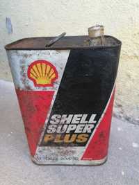 Antiga lata de Óleo Shell, cheia