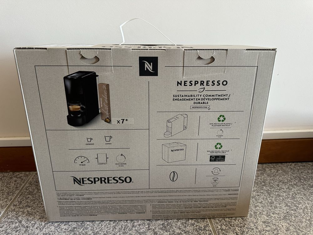 Máquina Nespresso Essenza Mini - NOVA