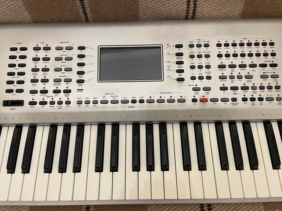 Синтезатор Ketron SD1