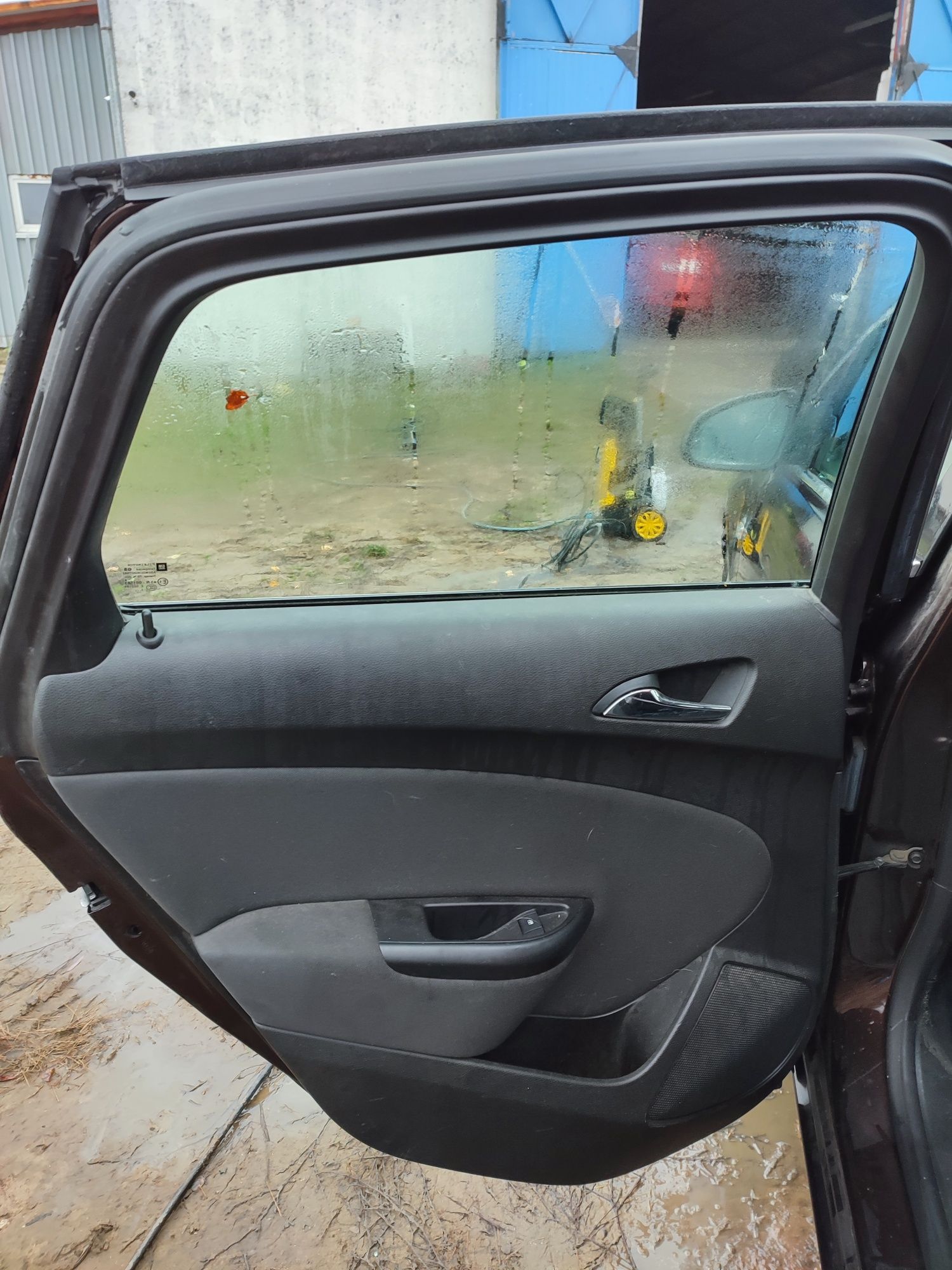 Drzwi tylne lewe opel astra j Z41C