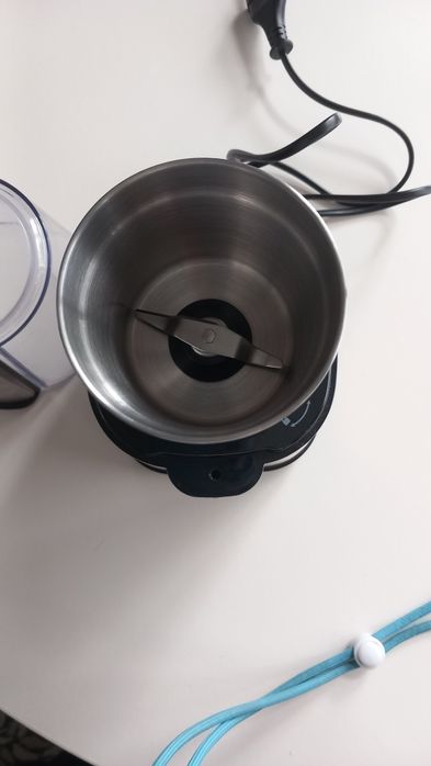 Moinho de Café com caixa