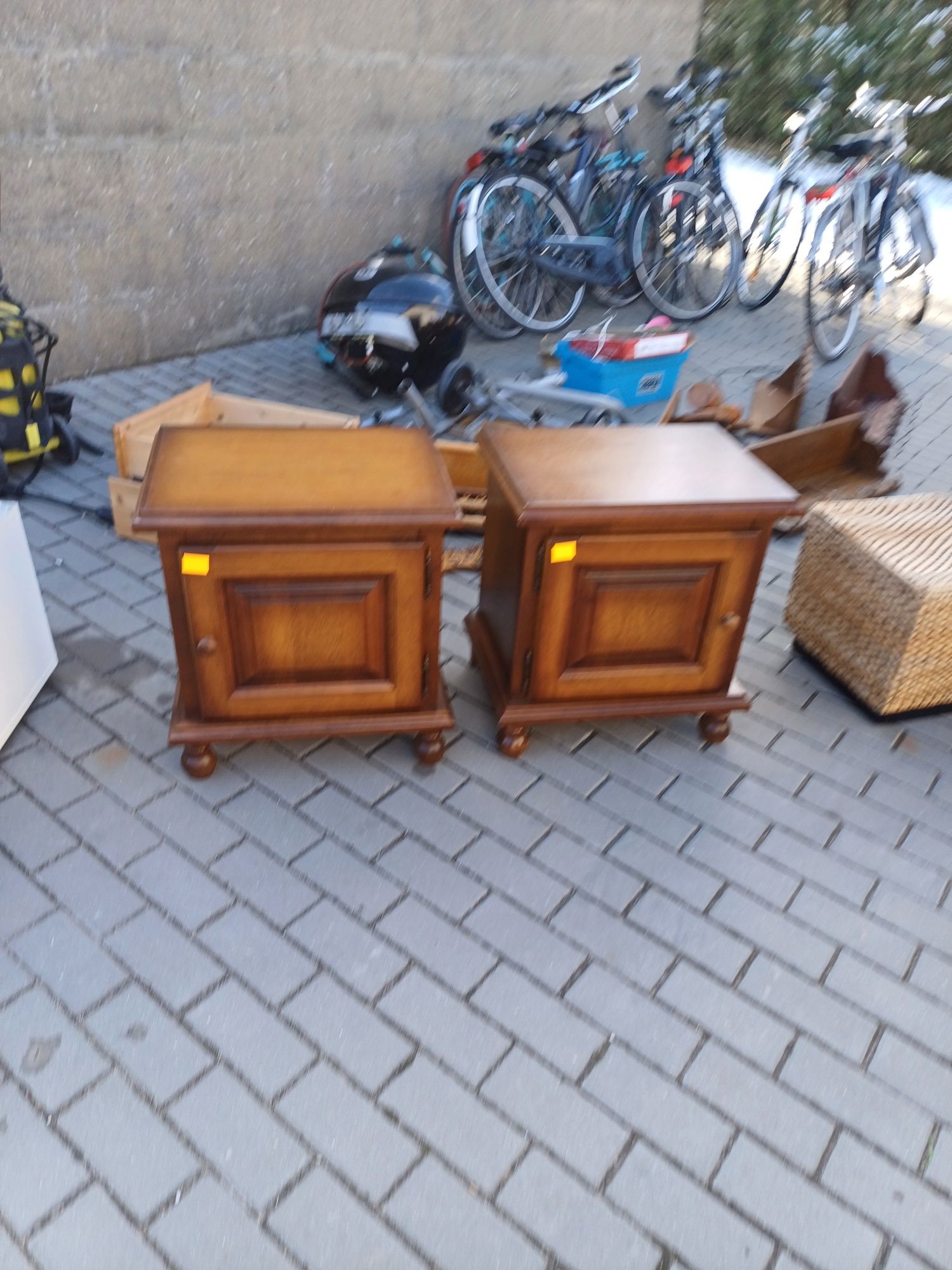 Komplet szafek nocnych