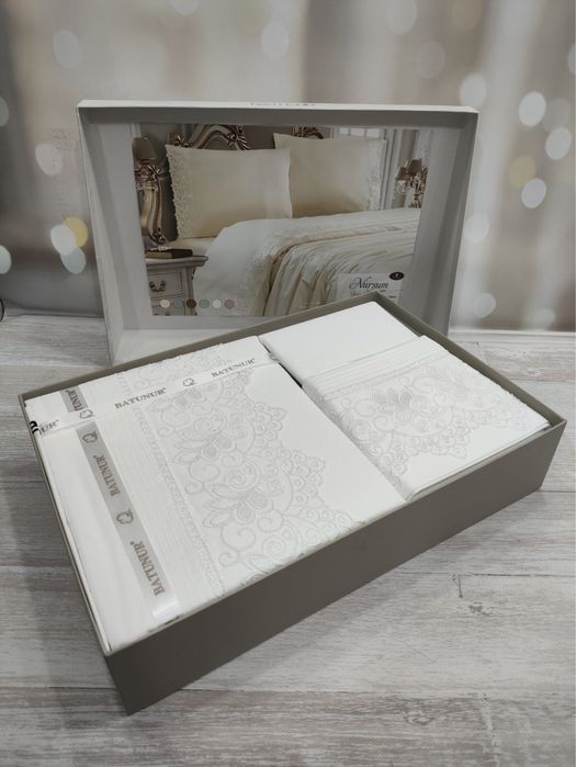 Комплект постельного белья с кружевами в евро размере