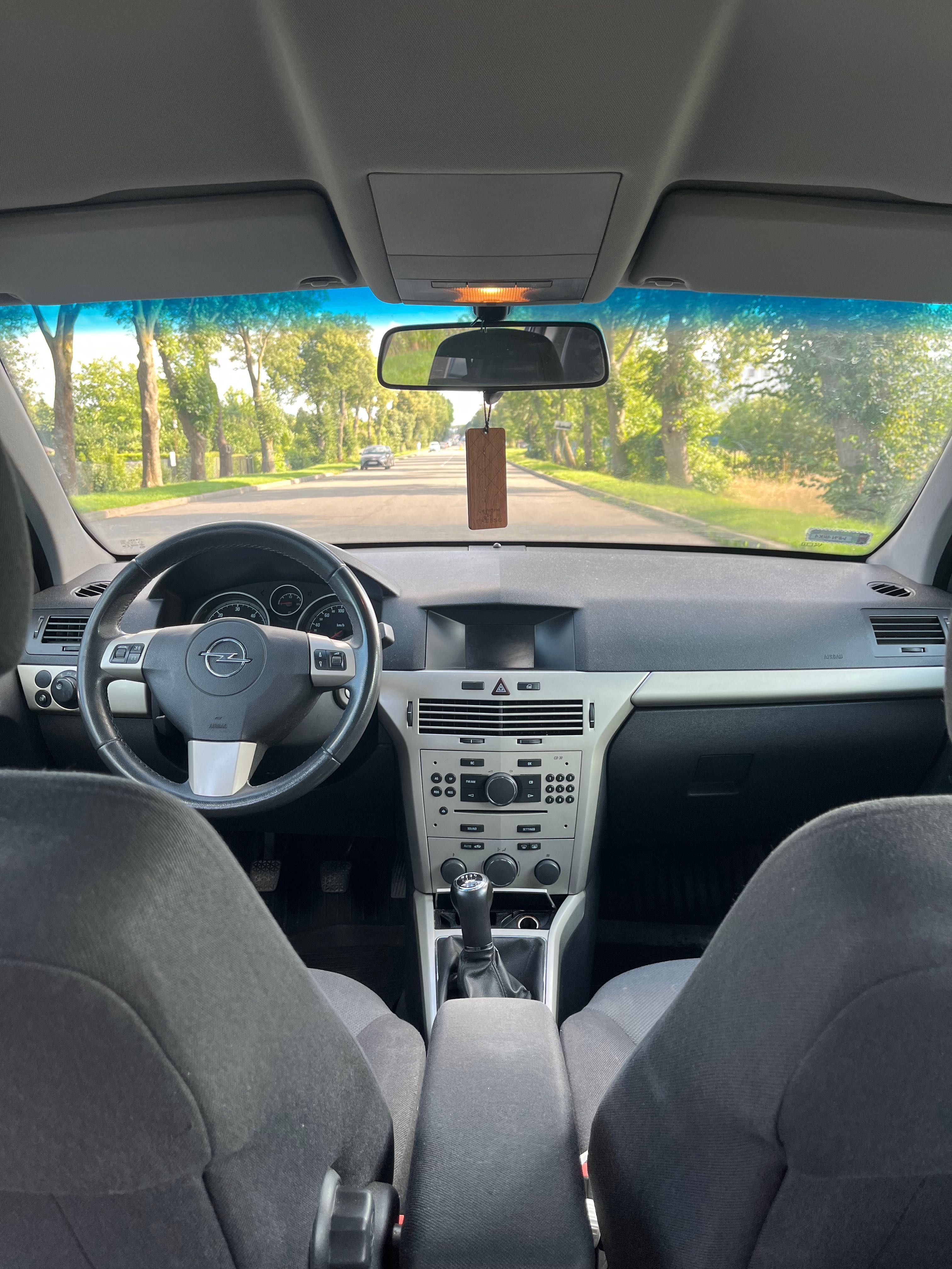 Samochód OPEL ASTRA H 1.3 CTDI