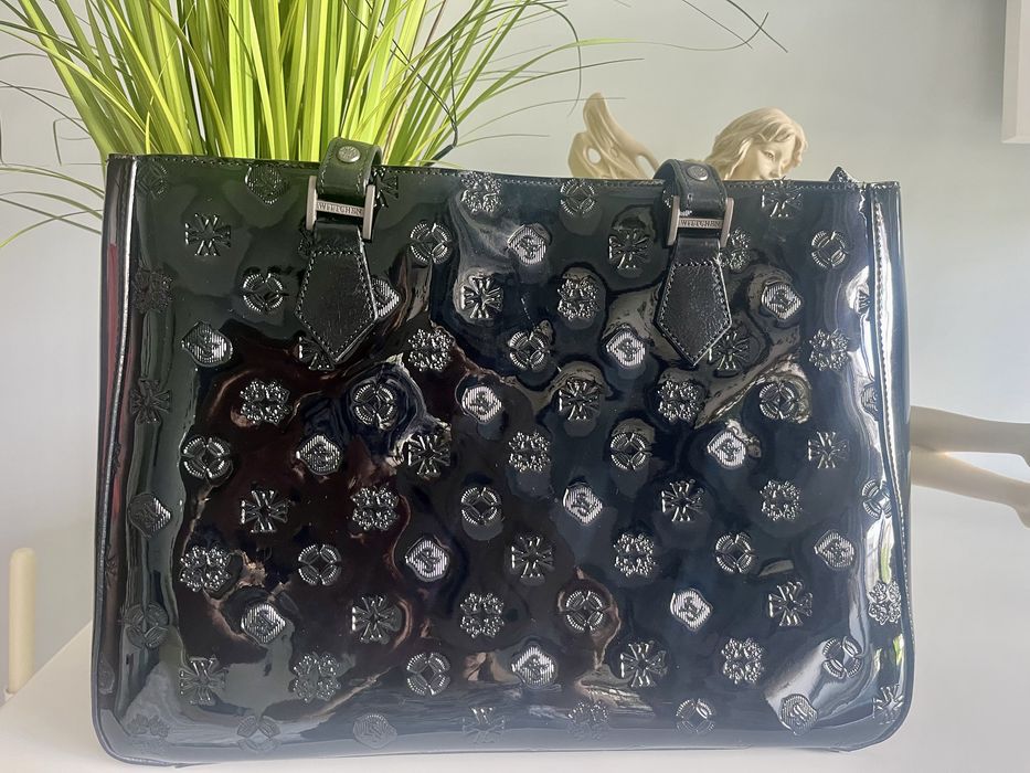Wittchen Torebka shopperka z błyszczącej skóry w monogram