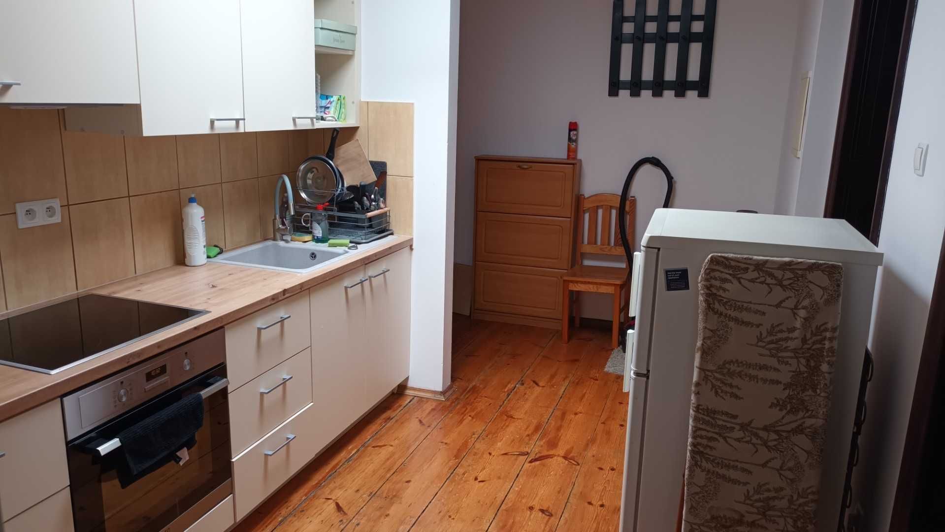 Single room/Pokój 1-os/max 3 osoby w mieszkaniu/Parking/Centrum