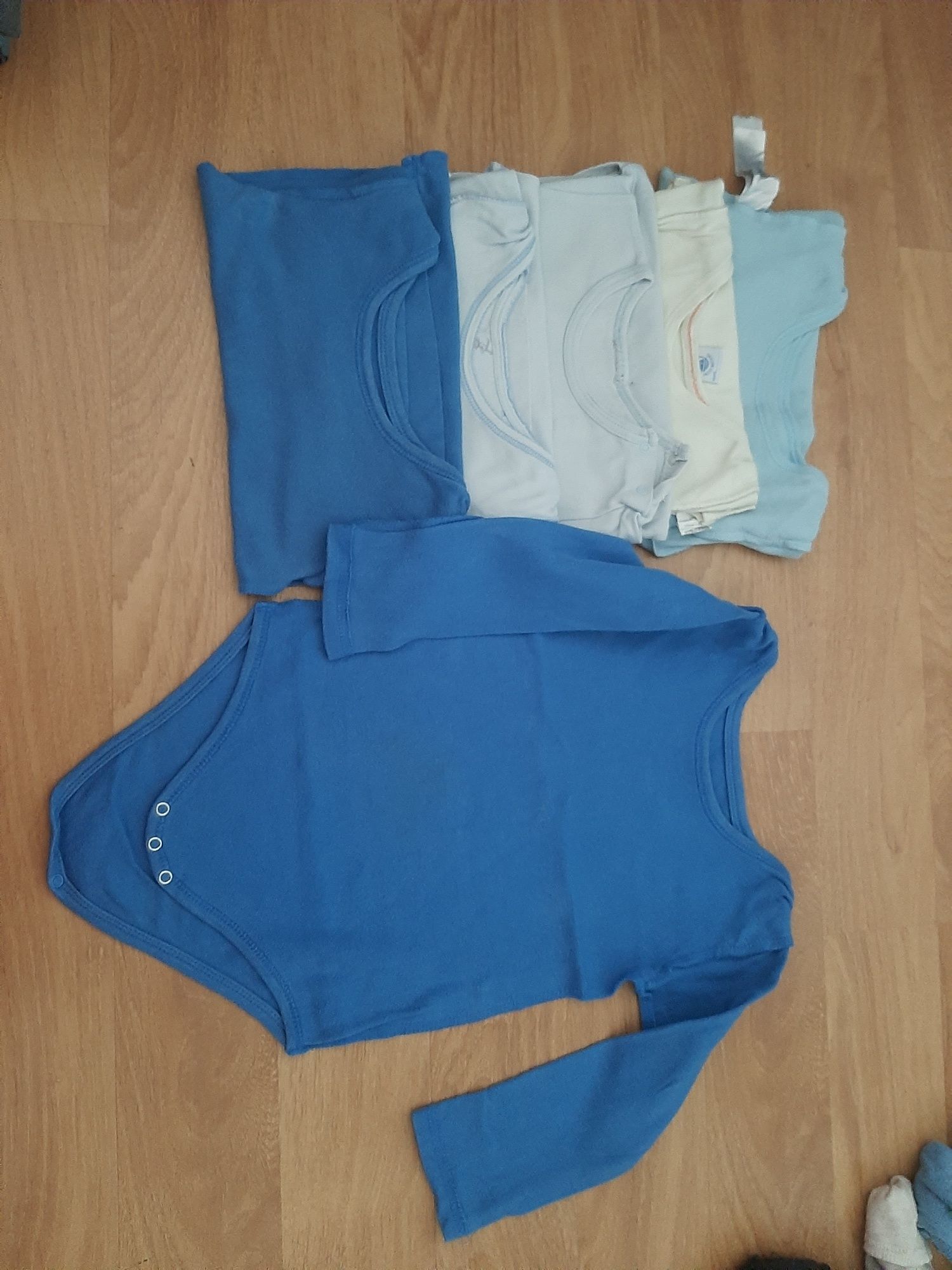 Lote de 60 peças de roupa menino 1ano