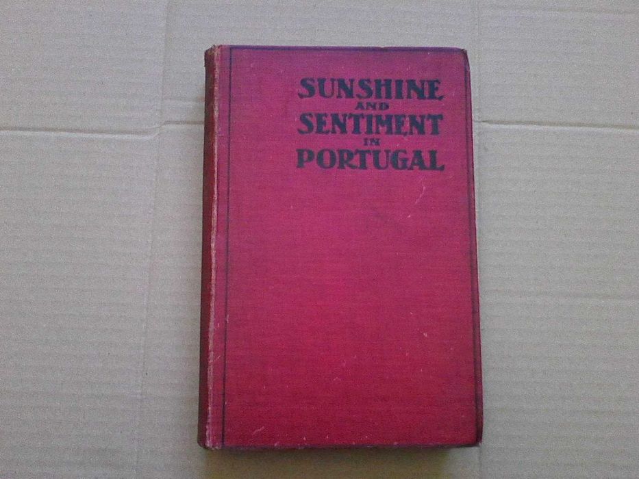 Sunshine and Sentiment in Portugal