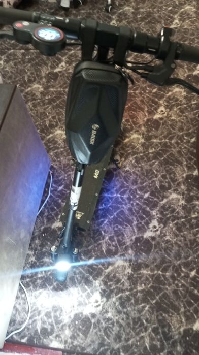 Продам электросамокат kukirin m2