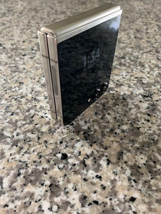 Samsung Galaxy Flip 5