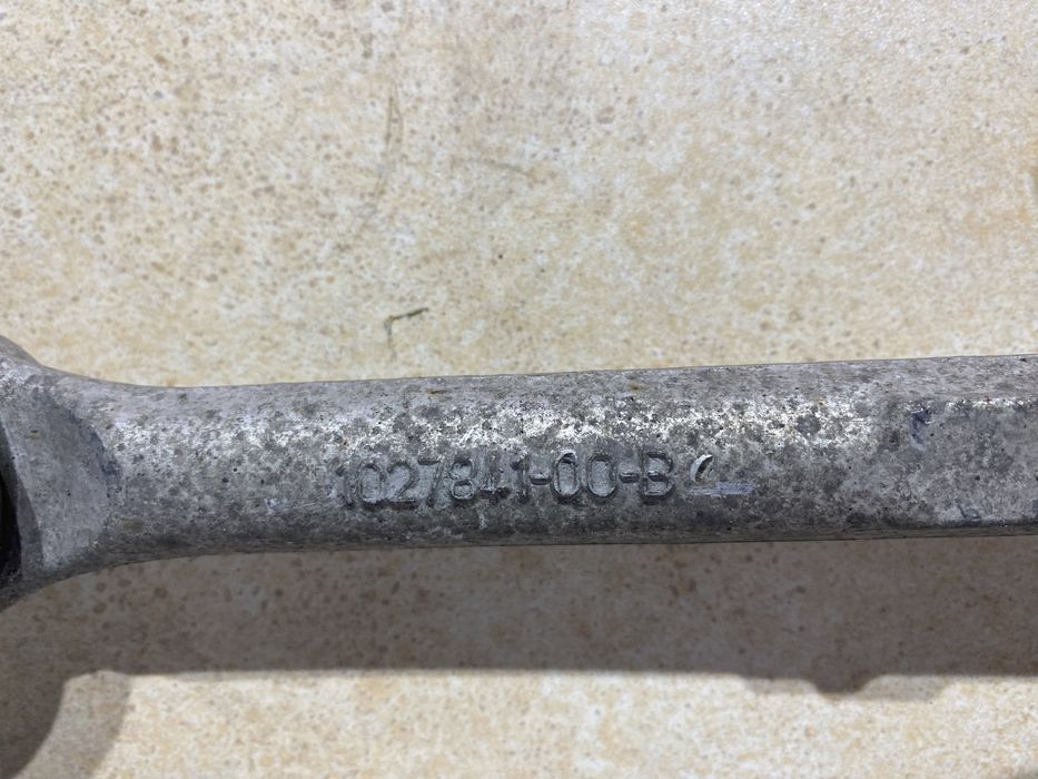 Tesla Model X SR SP накінечник кермовий з тягою