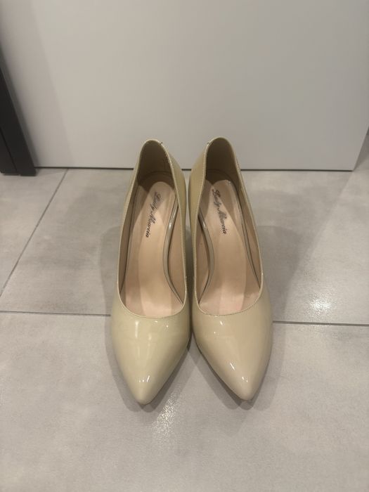 Туфлі лодочки бежеві б/у