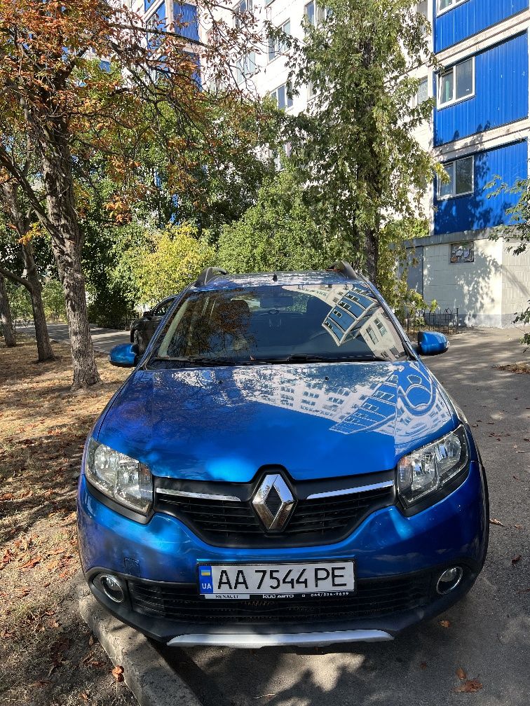 Продам RENAULT SANDERO 0.9 2016 10500$