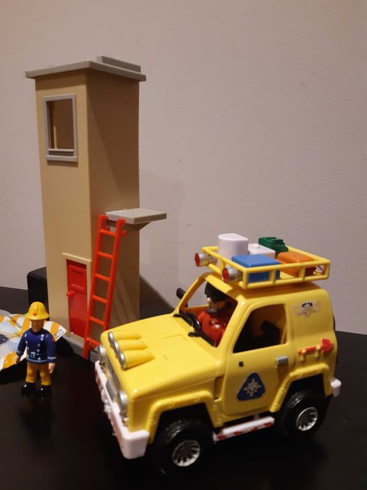 Conjunto Bombeiro Sam - torre dos bombeiros e carro da montanha