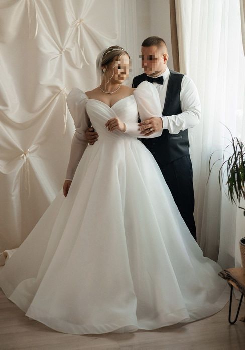 Продам весільну сукню