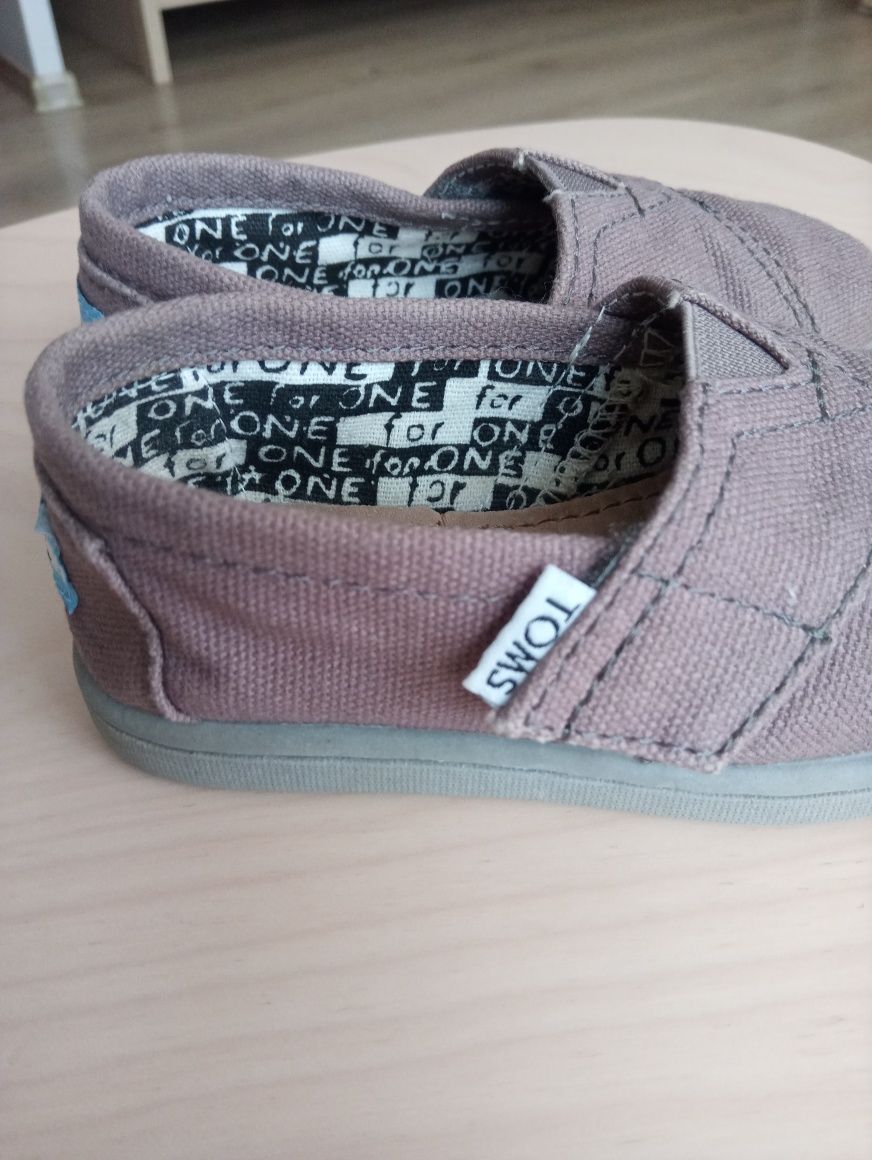 Espadryle, tenisówki na rzep Toms