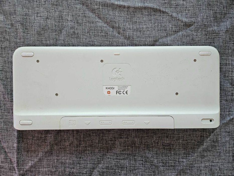 Teclado sem Fios Logitech K400 Preto com Painel Tátil