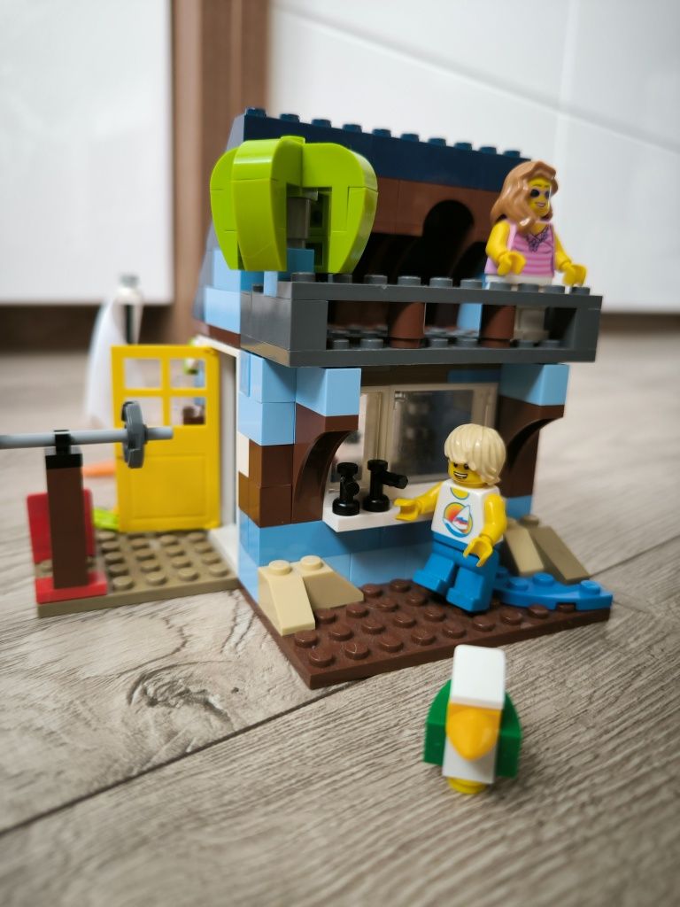 Zestaw LEGO Creator 3 w 1 31063 Wakacje na plaży .