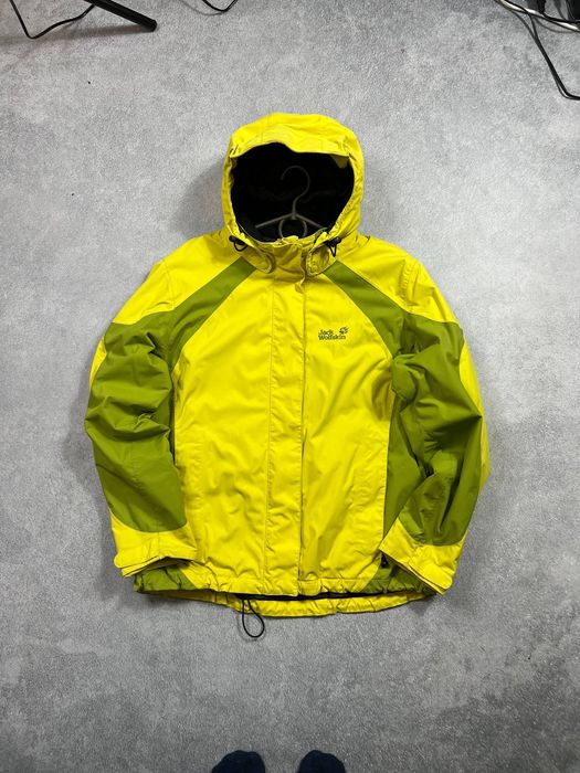 Утеплена вітровка від jack wolfskin, розмір м-л