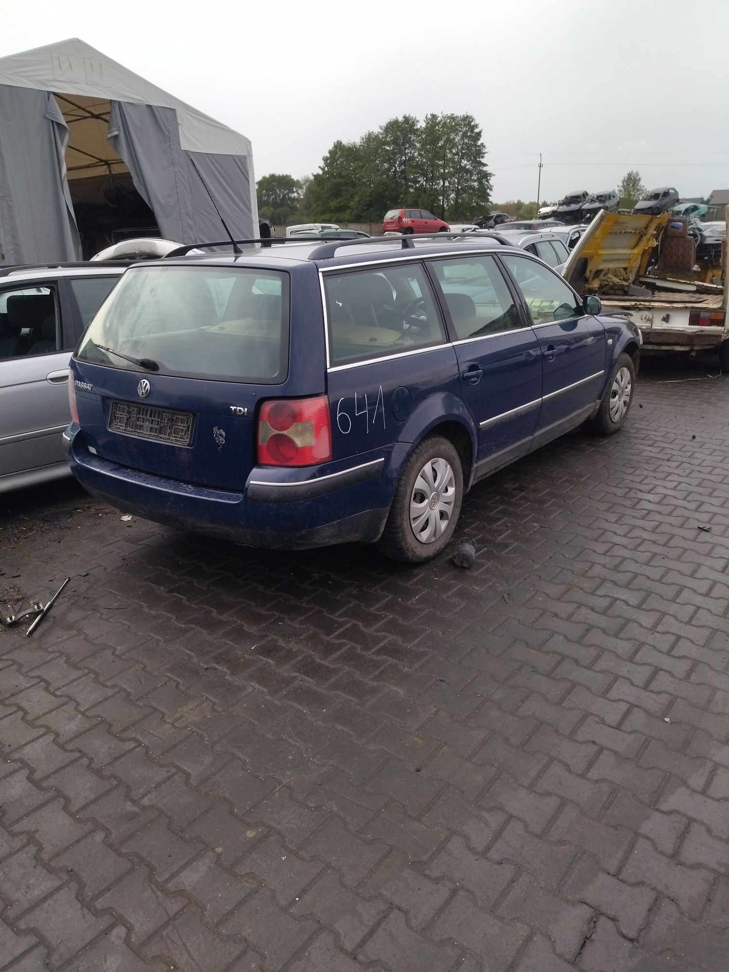 Volkswagen Passat B5 FL Lift Błotnik  Prawy Przód  LA5E