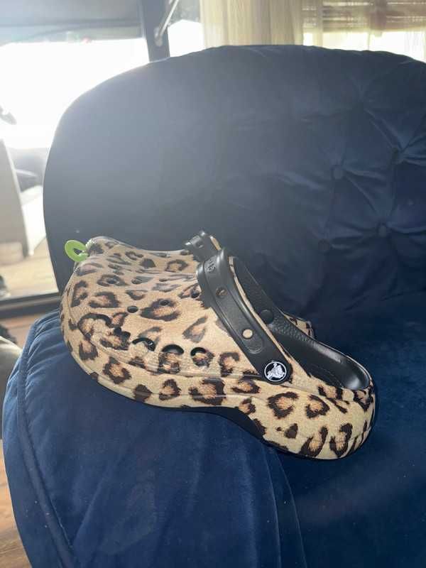 Crocs Baya Lamparci wzór w6 36-37 Nowe