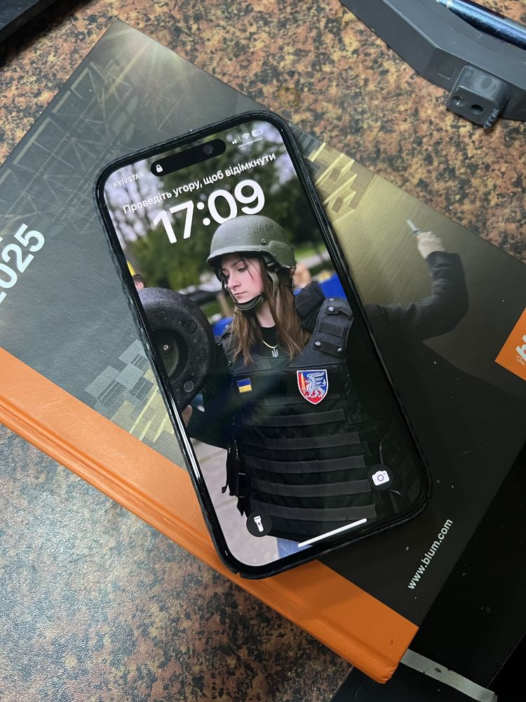 Iphone 16 (офіційний на гарантії) обмін на 17