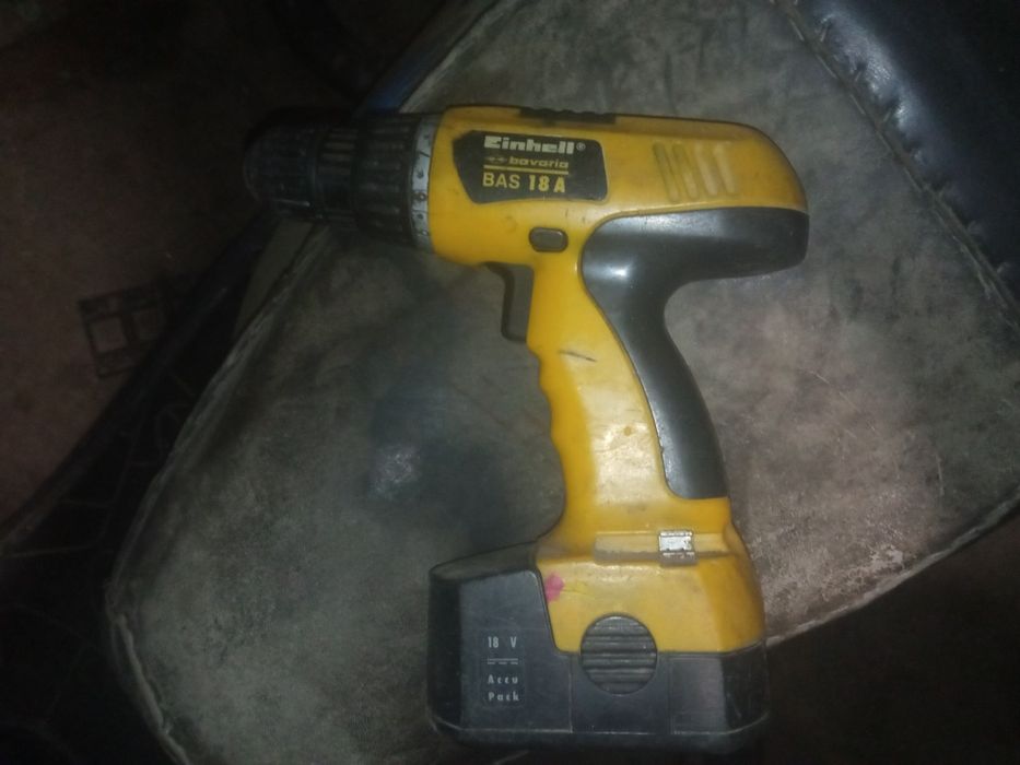 На продаж - шуруповерт на Акамуляторі б.у 450 грн