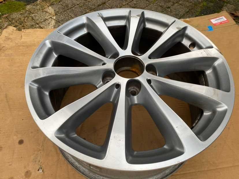 Mercedes E Klasa A213 Pojedyncza Felga 17