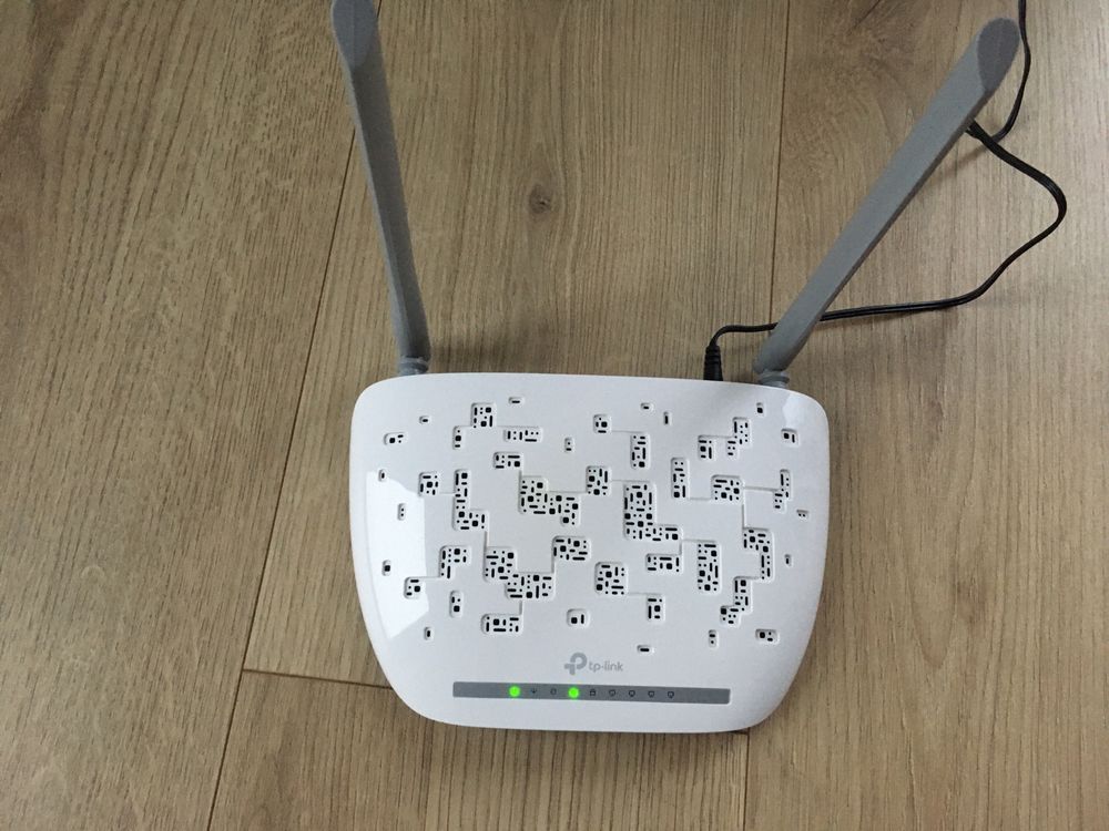 tp-link 300 Mbps Wi-Fi ADSL2+ Modem Router TD-W8961N