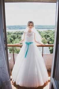 Шикарна весільна сукня на струнку дівчину