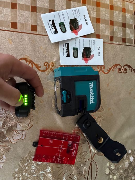 Nível de Laser vermelho em cruz Makita sk105d ideal para iniciantes