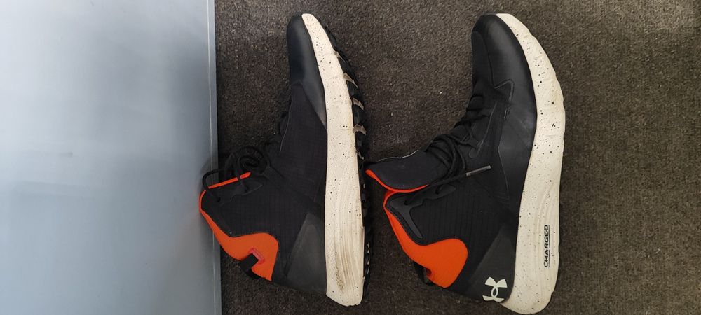 Чоловічі кросівки Under Armour Charged Bandit Trek Trail